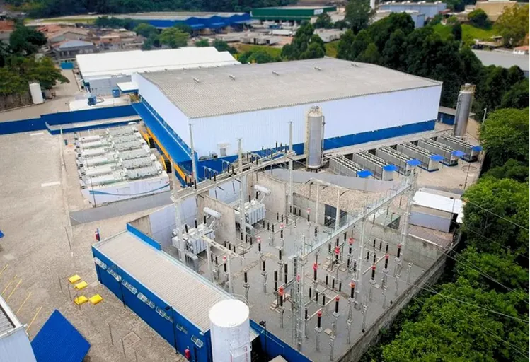 Subestação própria que integra a infraestrutura de energia do data center